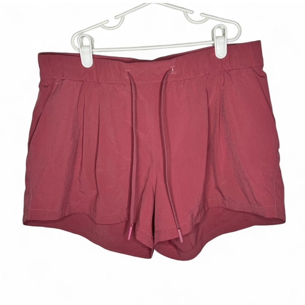 Lululemon Stroll at Sundown Short 3"
Spiced Chai
